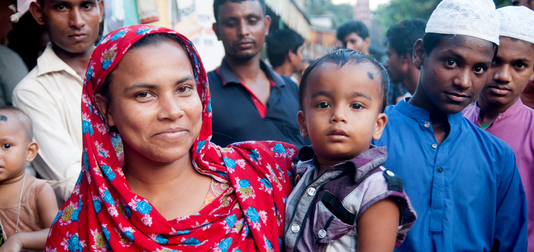 fulcrumaid_bangladesh_mother_child_steveblacket_angelastewart